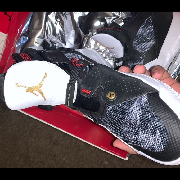 Nike-Air-Jordan-XXXIII  Black-Camo-Gold-Mens - Picture 3 of 7